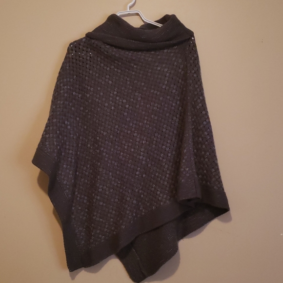 Steve Madden poncho sweater - Picture 1 of 3